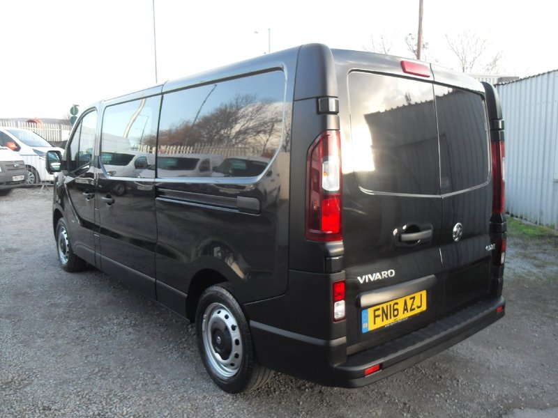 VAUXHALL VIVARO