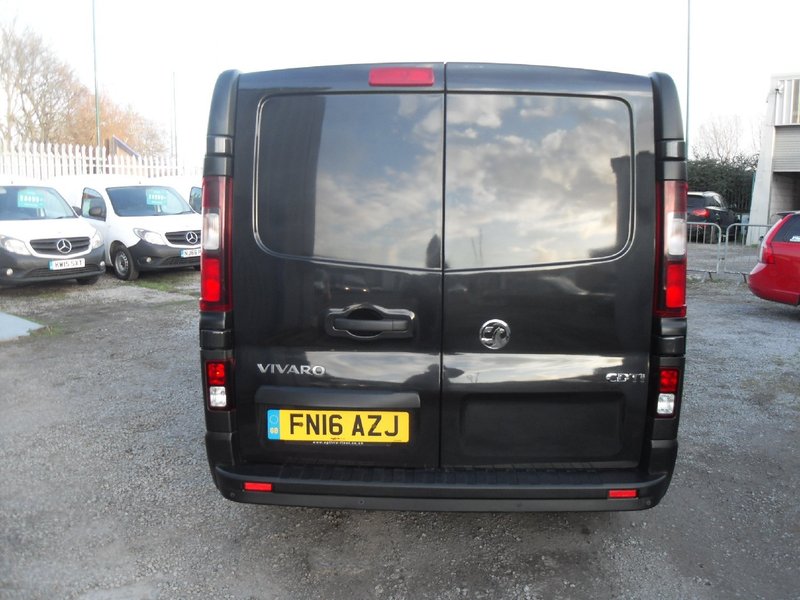 VAUXHALL VIVARO