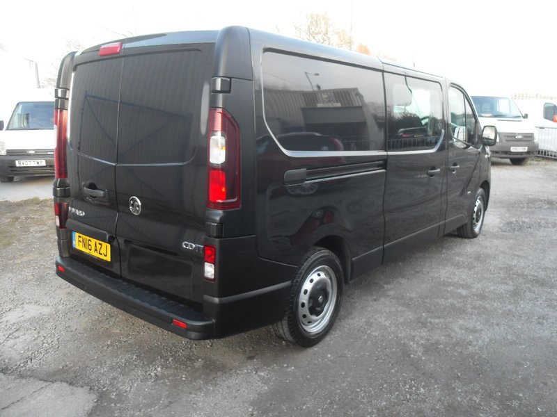 VAUXHALL VIVARO