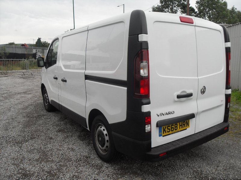 VAUXHALL VIVARO