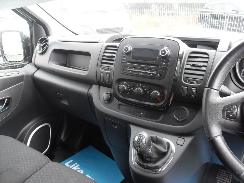 VAUXHALL VIVARO