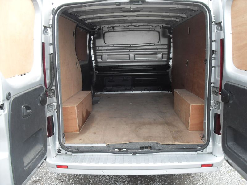 VAUXHALL VIVARO