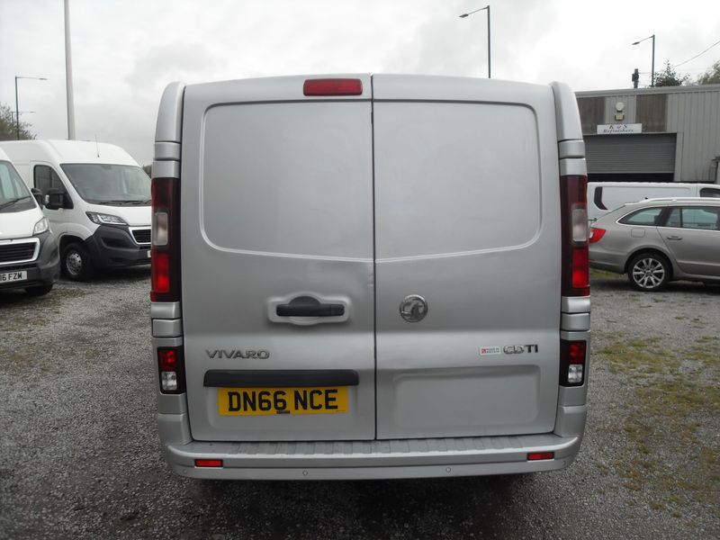 VAUXHALL VIVARO