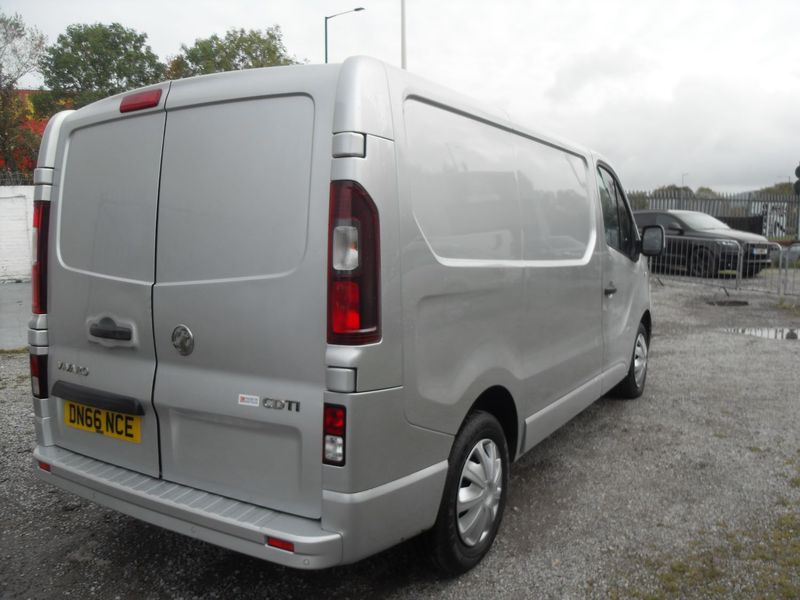 VAUXHALL VIVARO