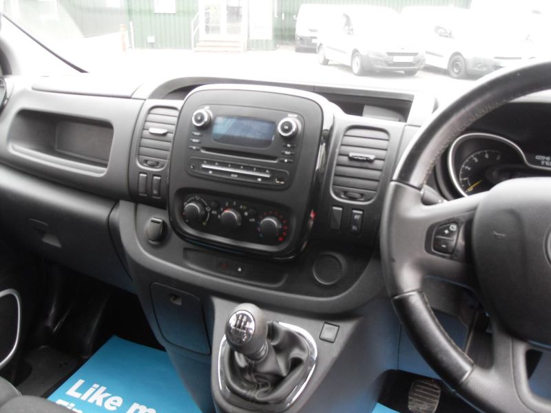 VAUXHALL VIVARO