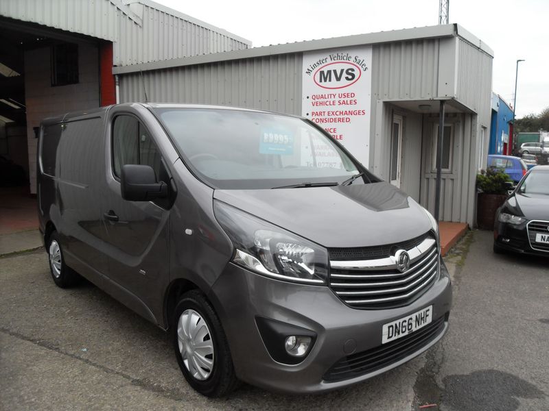 VAUXHALL VIVARO