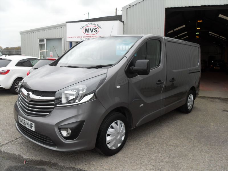 VAUXHALL VIVARO