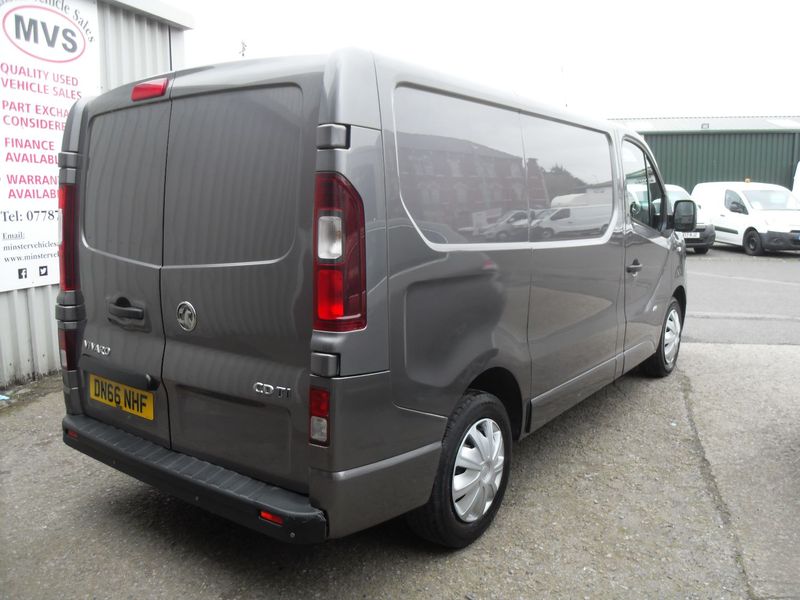 VAUXHALL VIVARO