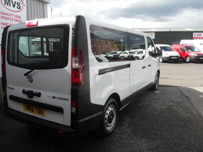 VAUXHALL VIVARO