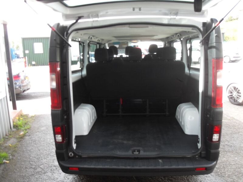 VAUXHALL VIVARO