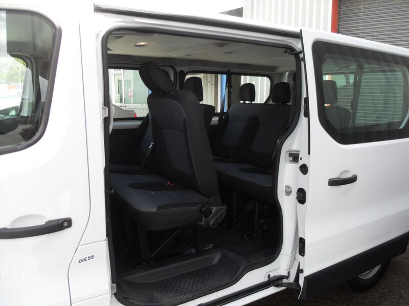 VAUXHALL VIVARO