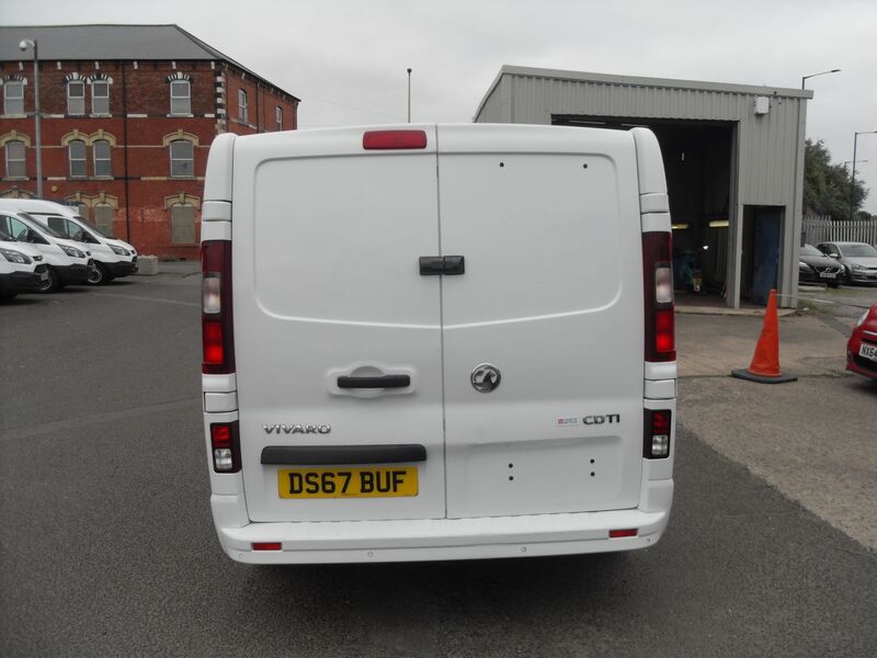 VAUXHALL VIVARO