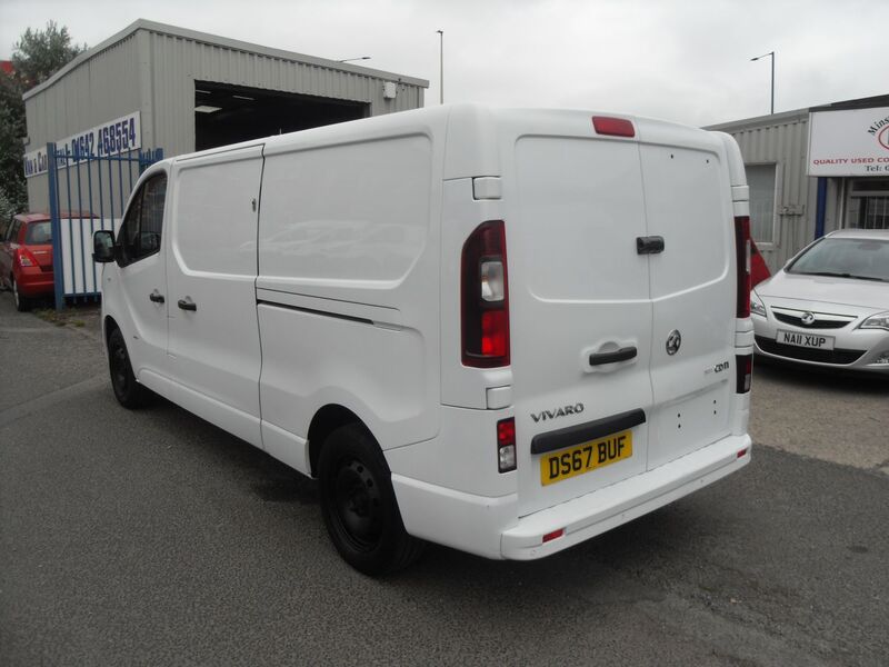 VAUXHALL VIVARO