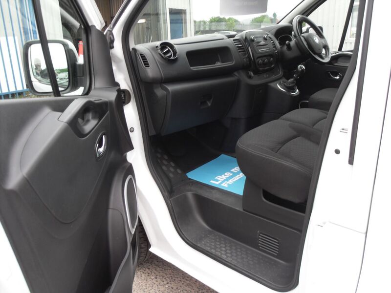 VAUXHALL VIVARO