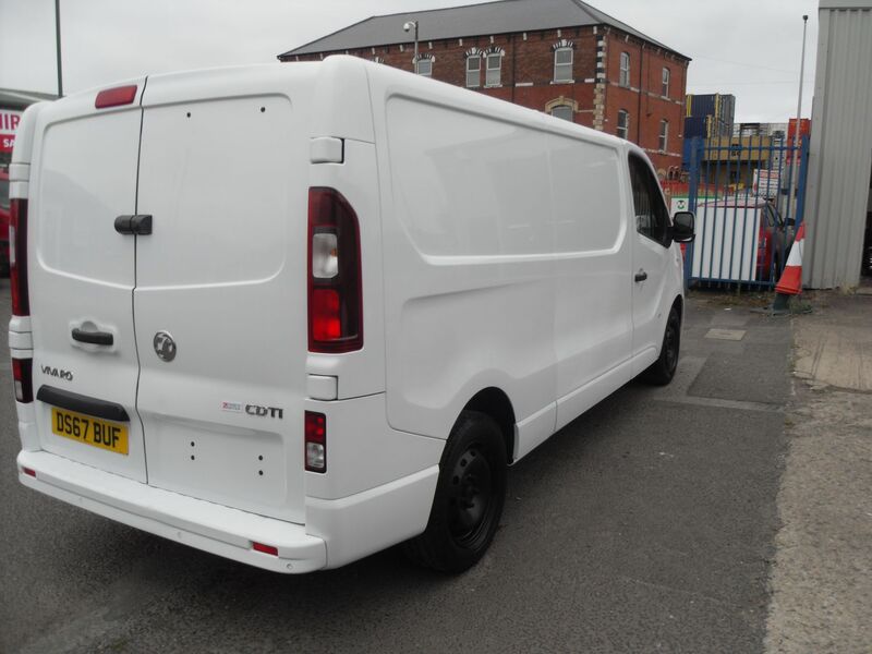 VAUXHALL VIVARO