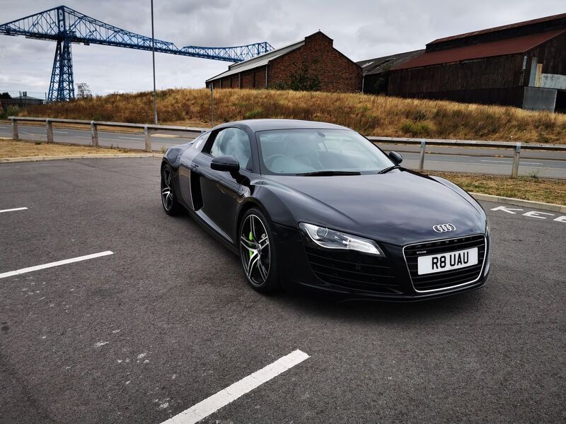 AUDI R8