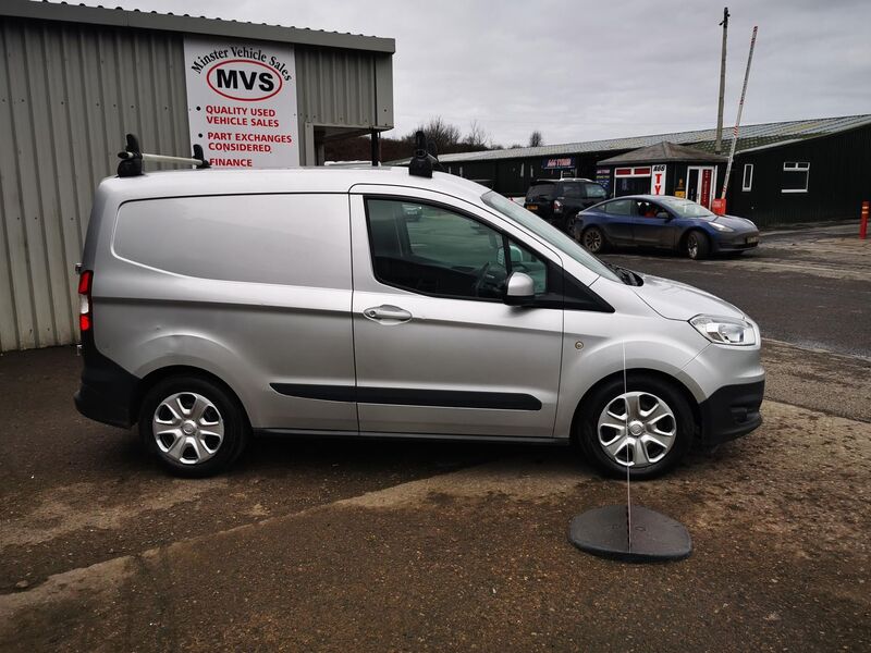 FORD TRANSIT COURIER