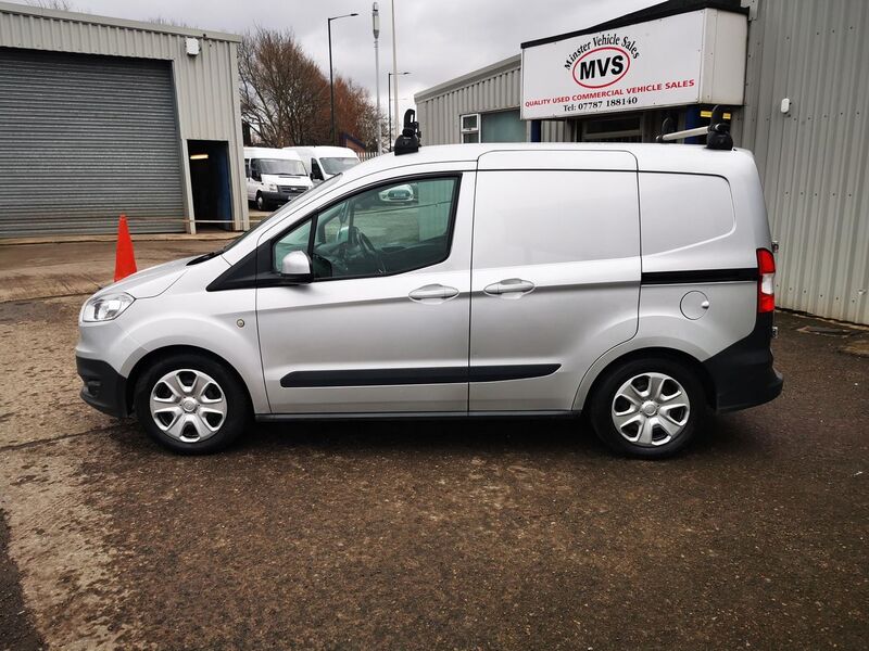 FORD TRANSIT COURIER