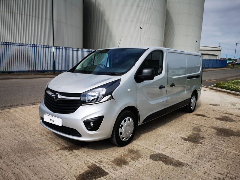 VAUXHALL VIVARO