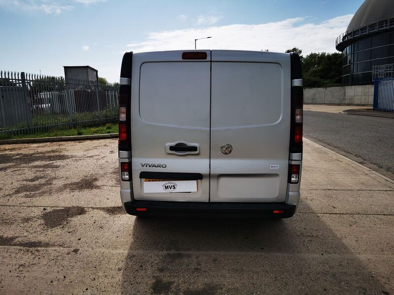 VAUXHALL VIVARO