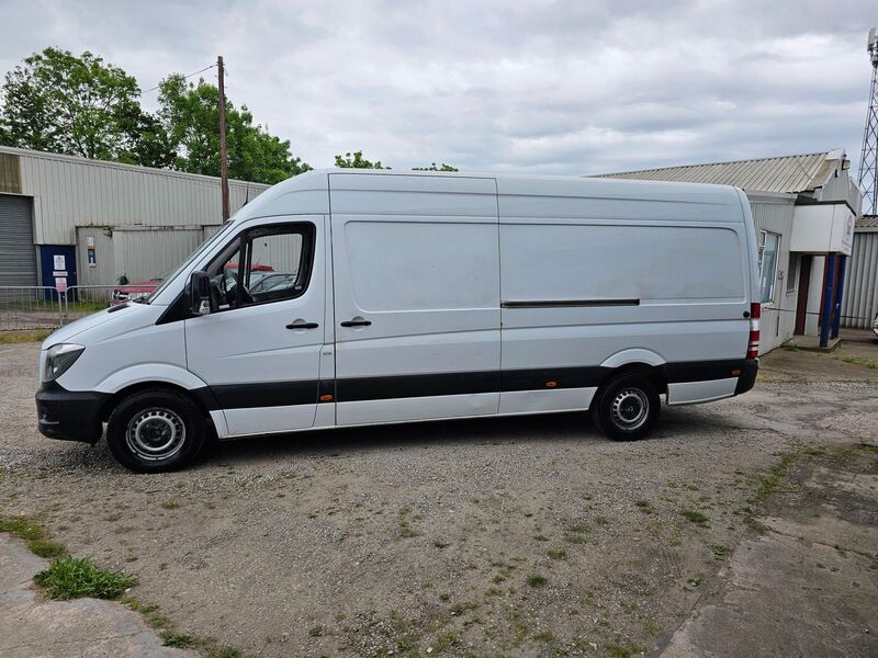 MERCEDES-BENZ SPRINTER