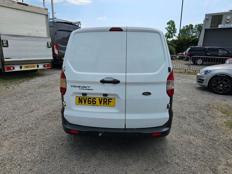 FORD TRANSIT COURIER