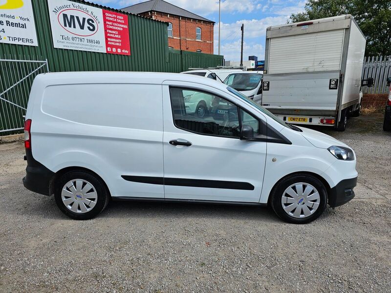 FORD TRANSIT COURIER